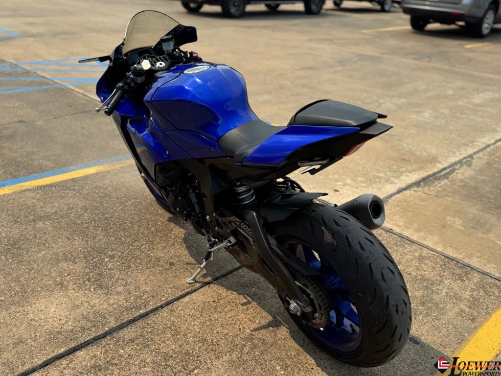2022 Yamaha YZF-R1 Image 5