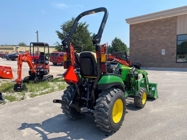 2023 John Deere 2025R Image 4