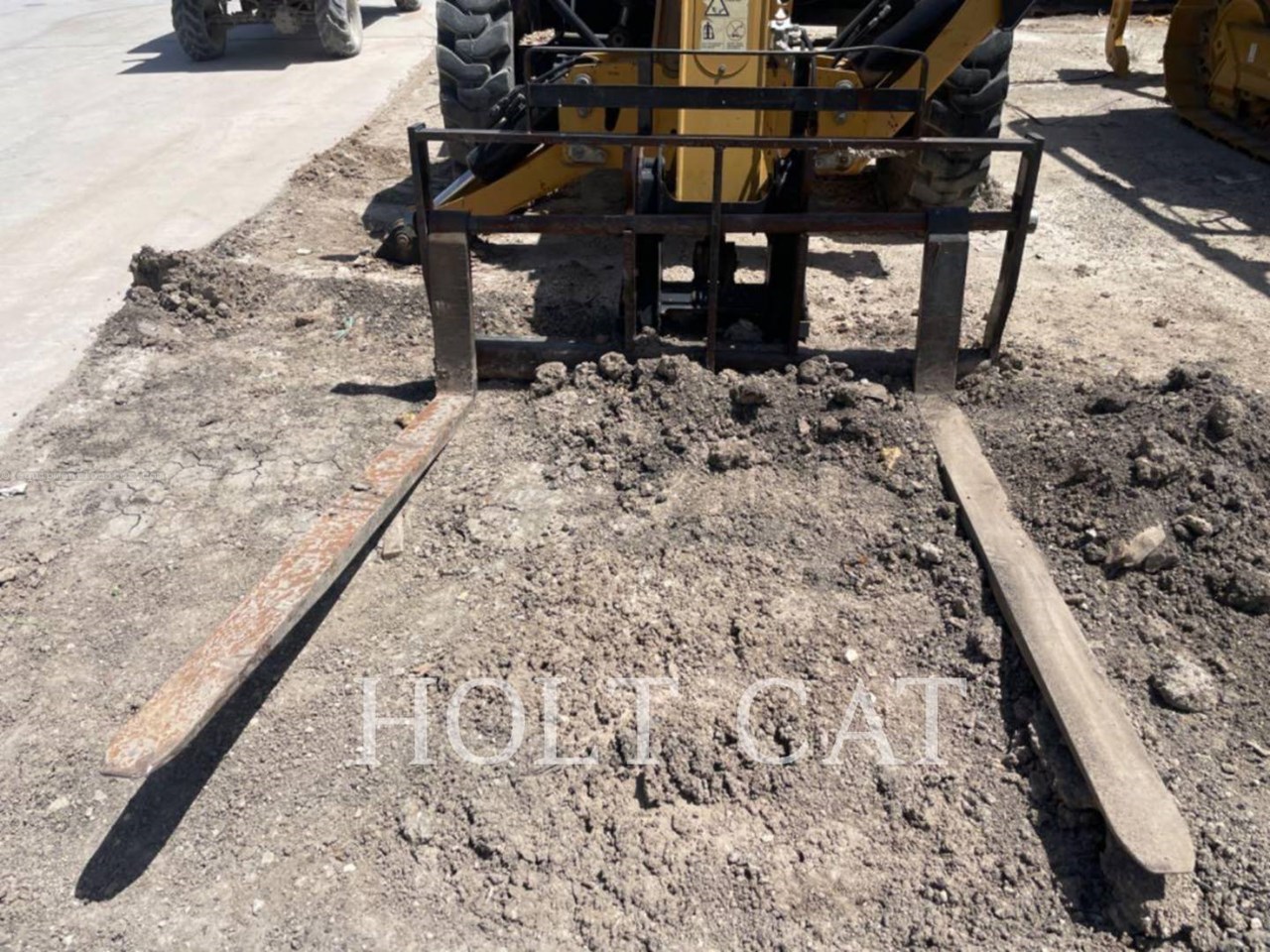 2013 Caterpillar TH514 Image 10