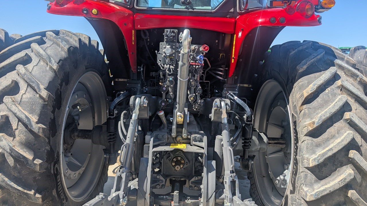 2022 Massey Ferguson 7726S Image 10