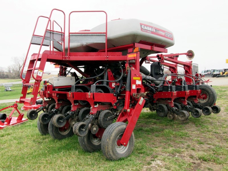 2011 Case IH 1250 12-30 Image 10