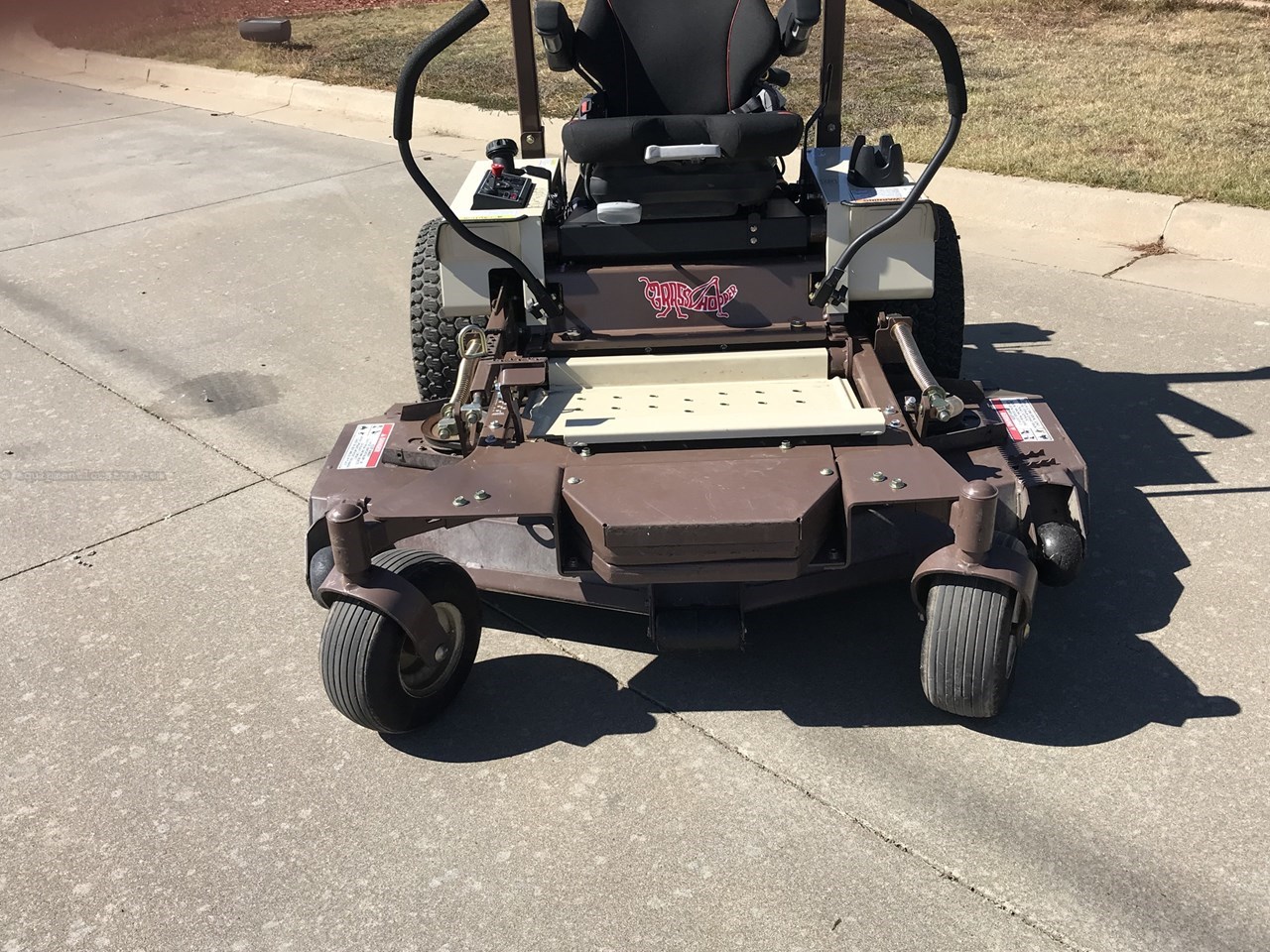 2020 Grasshopper 329B Image 10