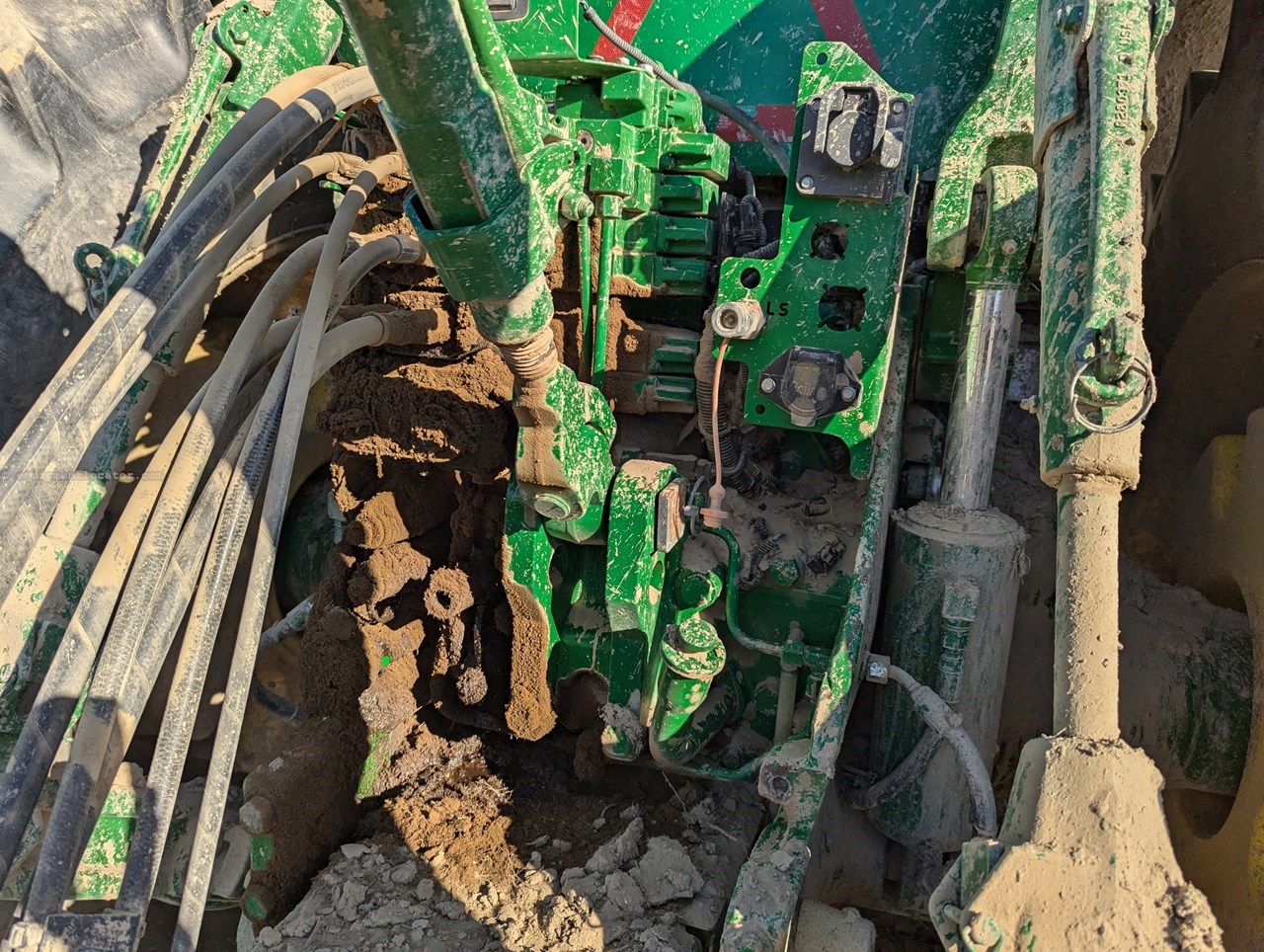 2017 John Deere 8400R Image 10