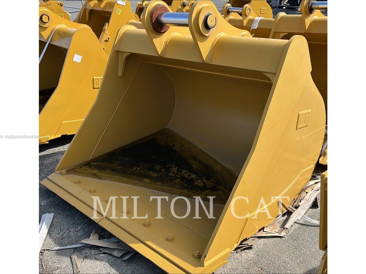 2021 Caterpillar 336-340 72INCH CLEAN UP BUCKET Image 1