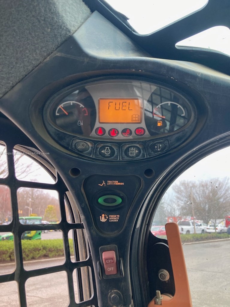 2019 Bobcat T740 Image 10