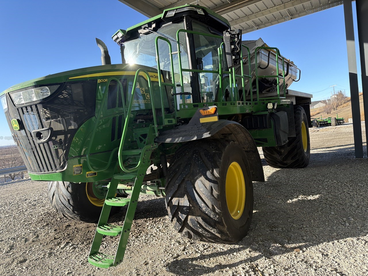 2023 John Deere 800r Image 10