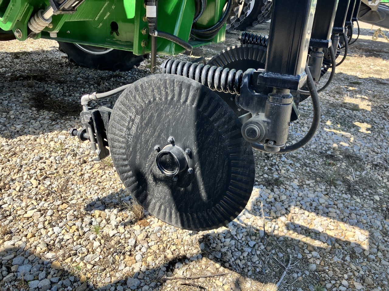 2023 Unverferth 1800 Image 10