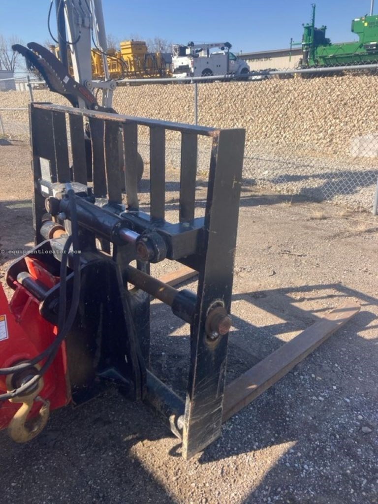 2019 Gehl 820123 Image 4