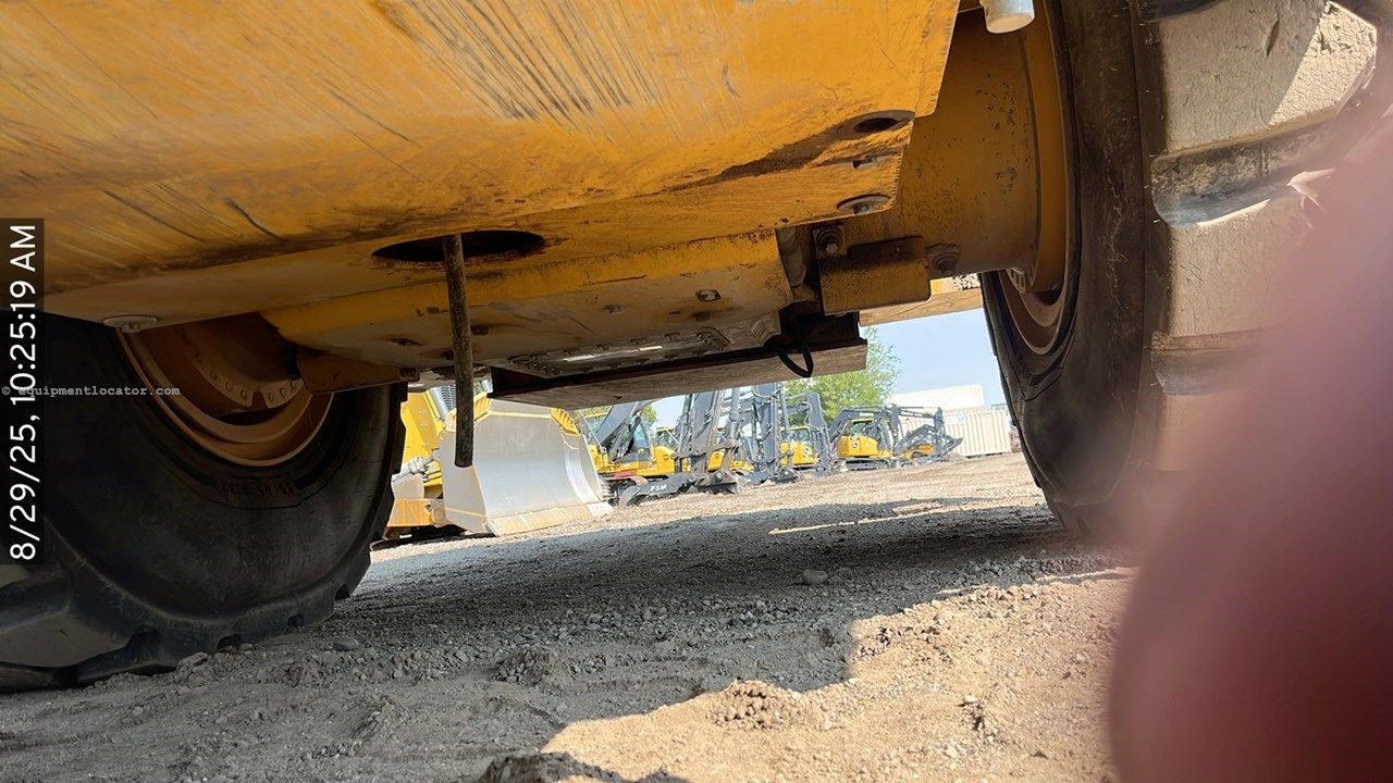 2016 John Deere 944K Image 10