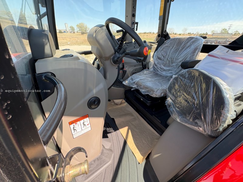 2025 Case IH FARMALL 140A Image 10