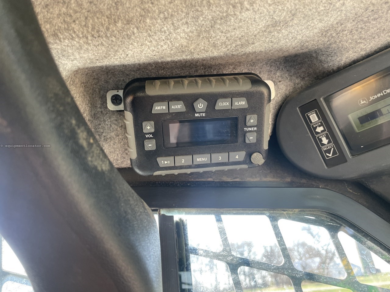 2020 John Deere 333G Image 10