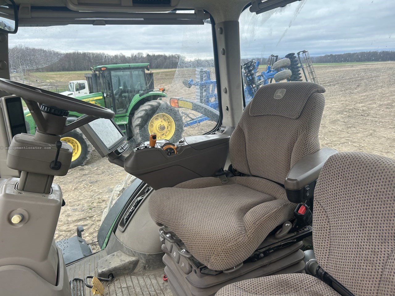 2017 John Deere 8400R Image 10