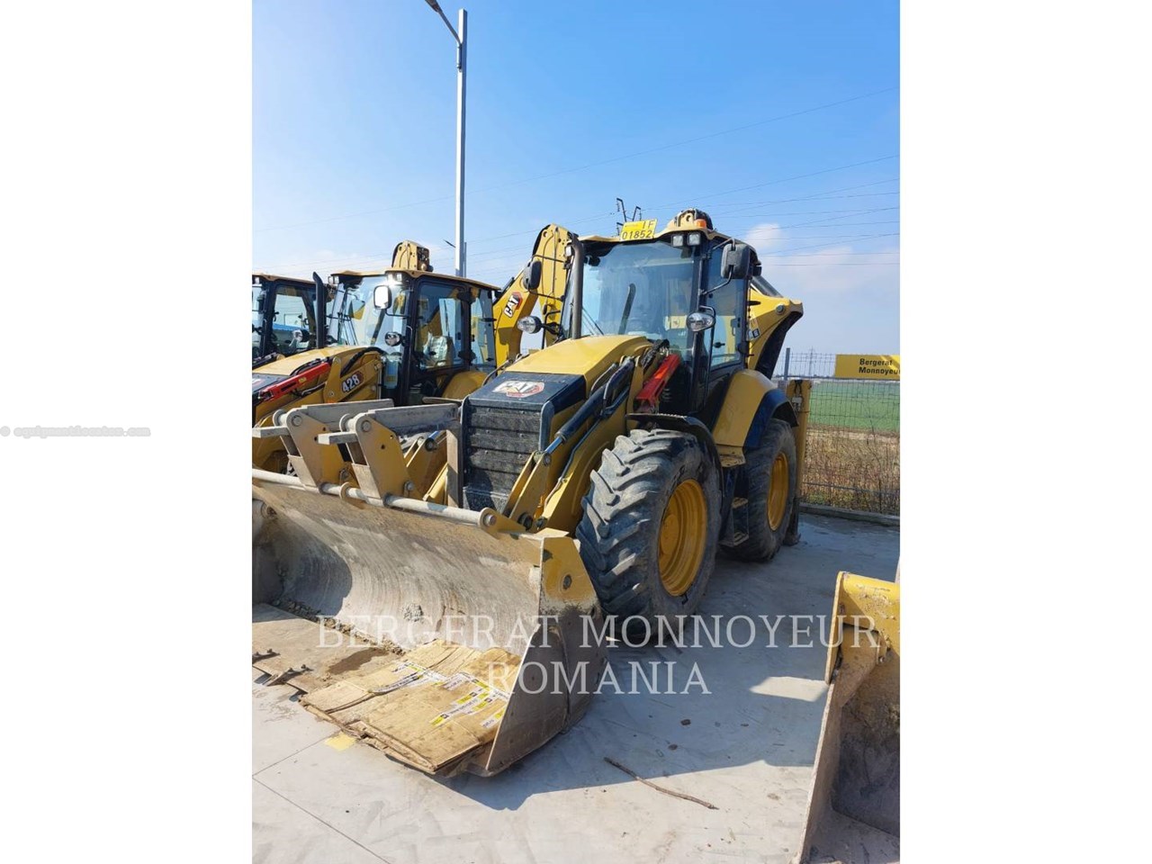 2022 Caterpillar 434-07 Image 4