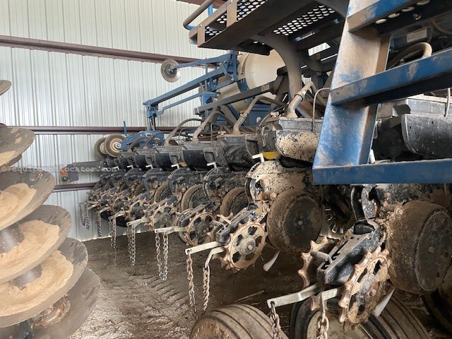 2019 Kinze 3600 Image 10