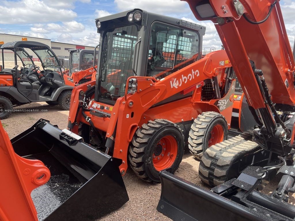2025 Kubota SSV65PHRC Image 2