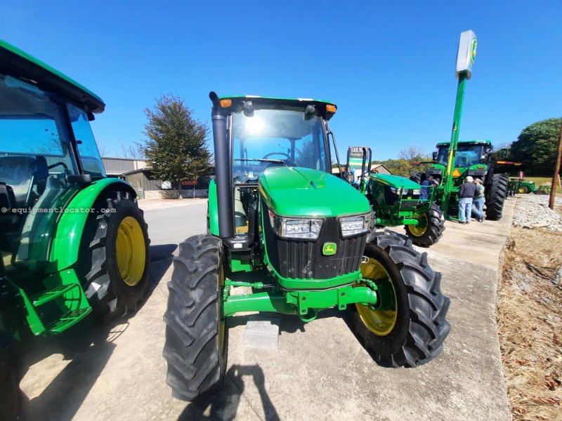 2024 John Deere 5060E Image 3