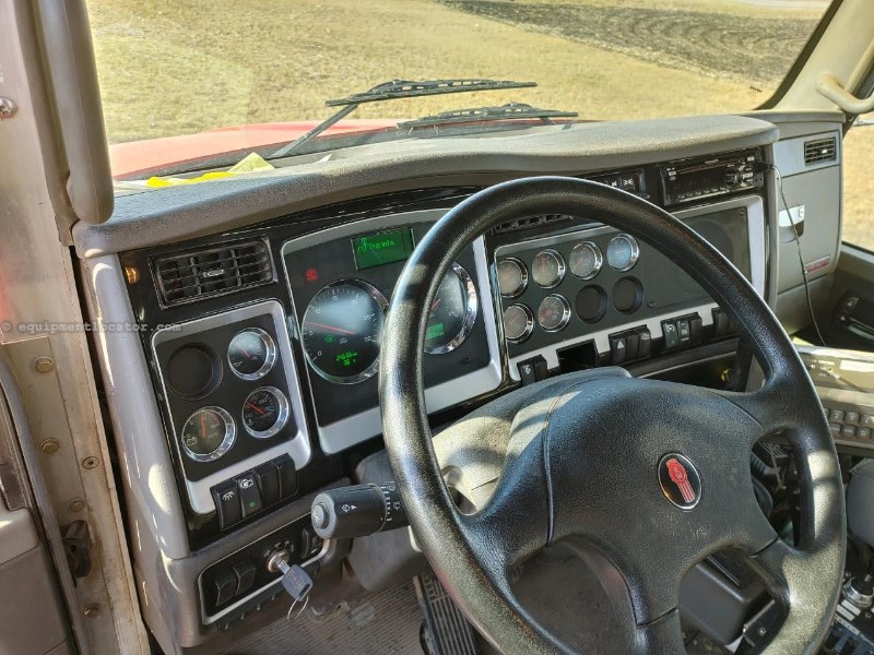 2015 Kenworth Image 10