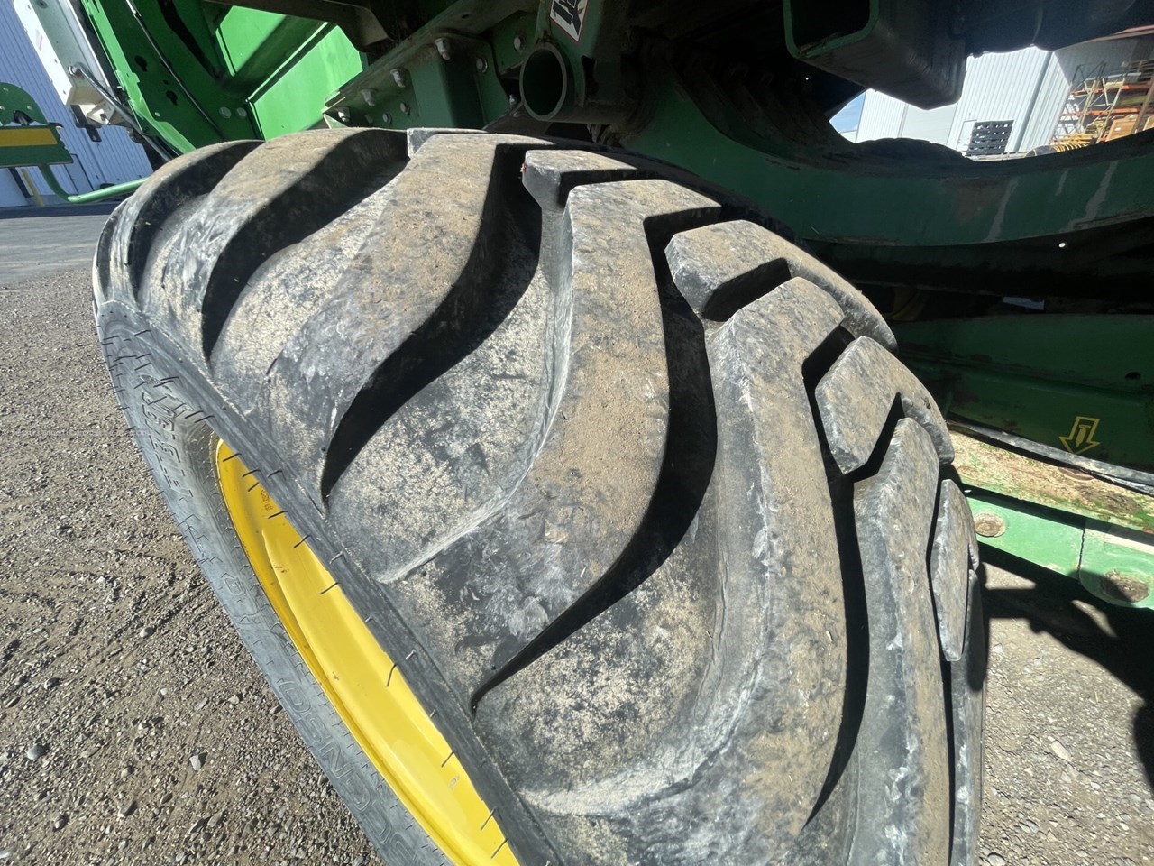 2019 John Deere L341 Image 10