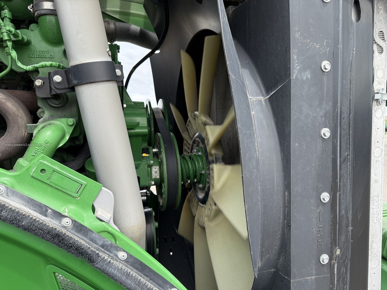 2019 John Deere 9520R Image 32