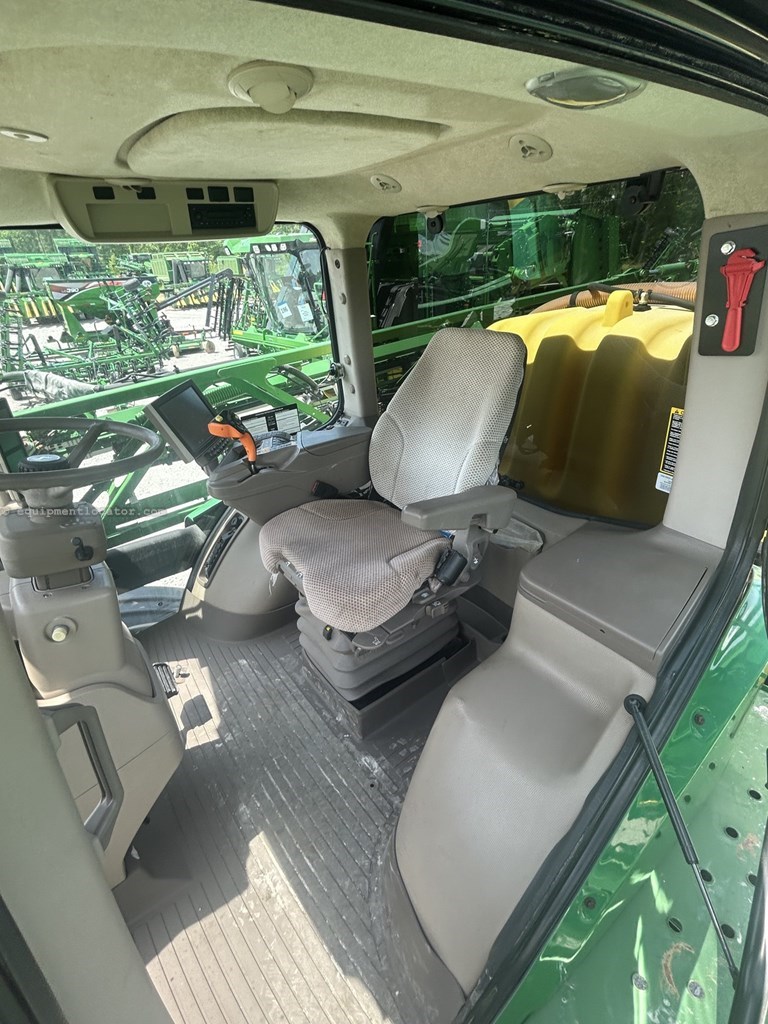 2018 John Deere R4030 Image 10