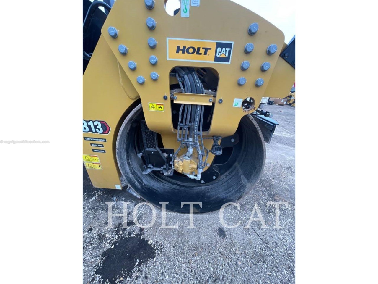 2023 Caterpillar CB13 Image 10