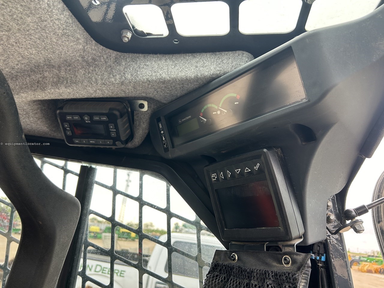 2021 John Deere 330G Image 10