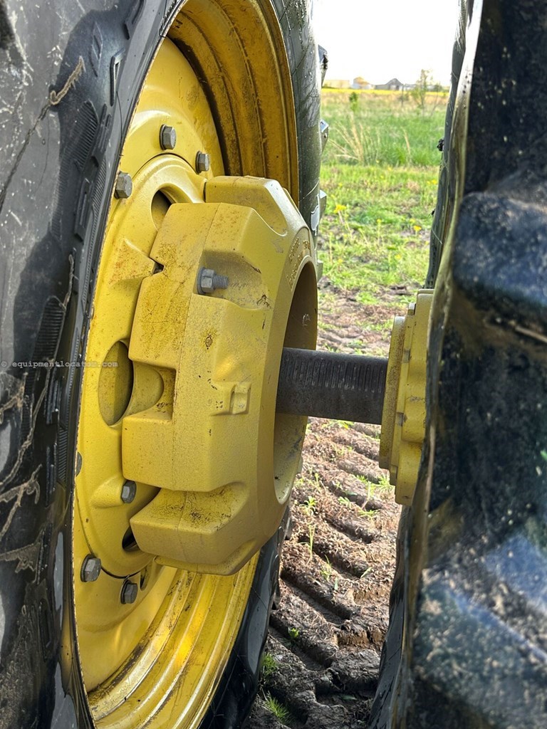 2012 John Deere 8335R Image 10