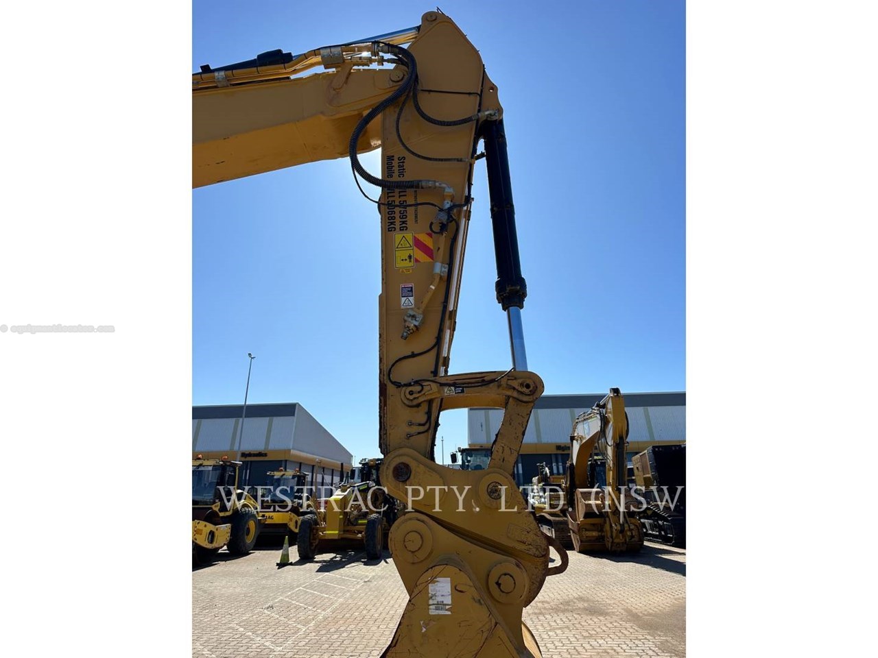 2019 Caterpillar 352 Image 10