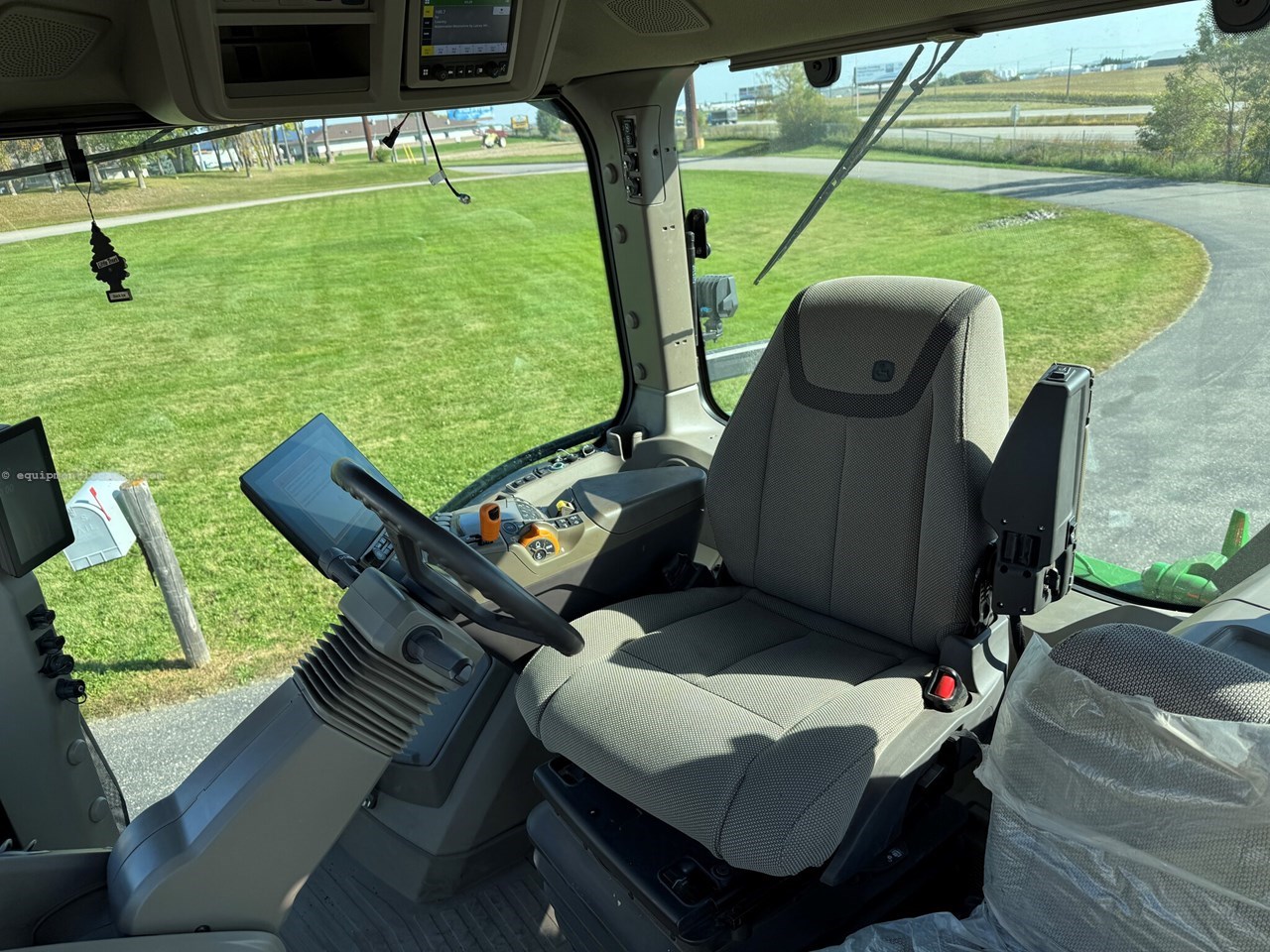 2024 John Deere 8R 340 Image 10