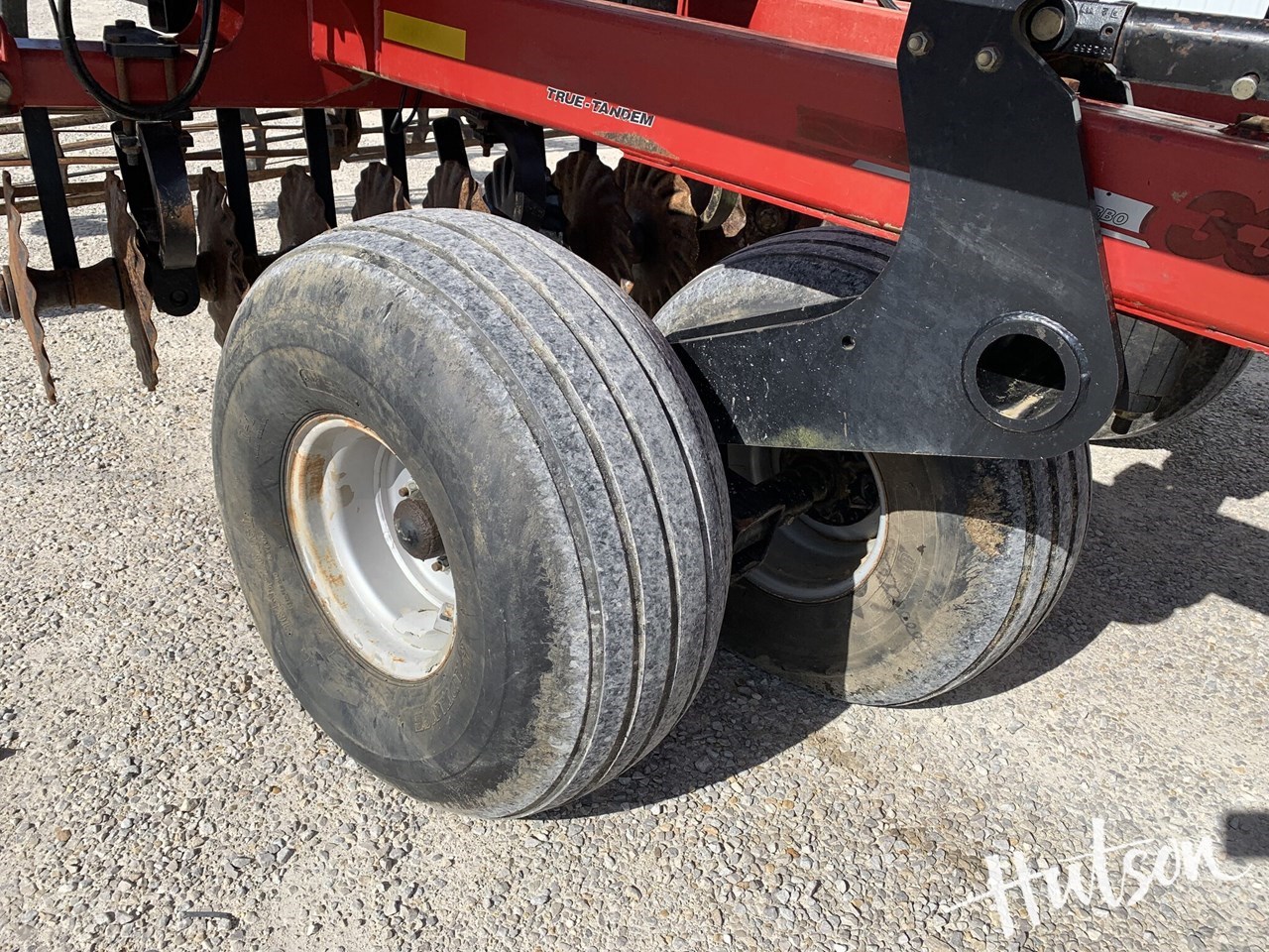 2007 Case IH 330 Image 10