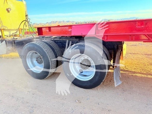 1998 International 9200 Image 10