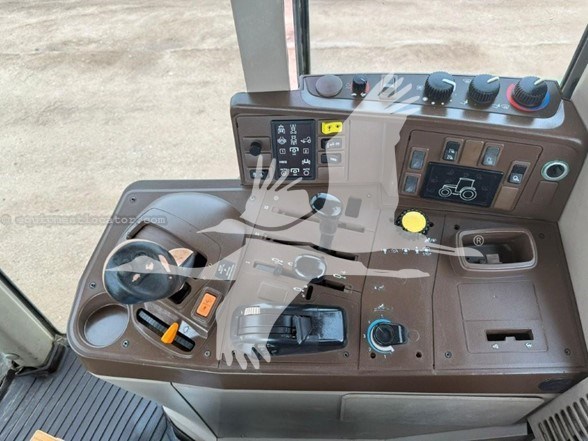 2007 John Deere 7220 Image 10