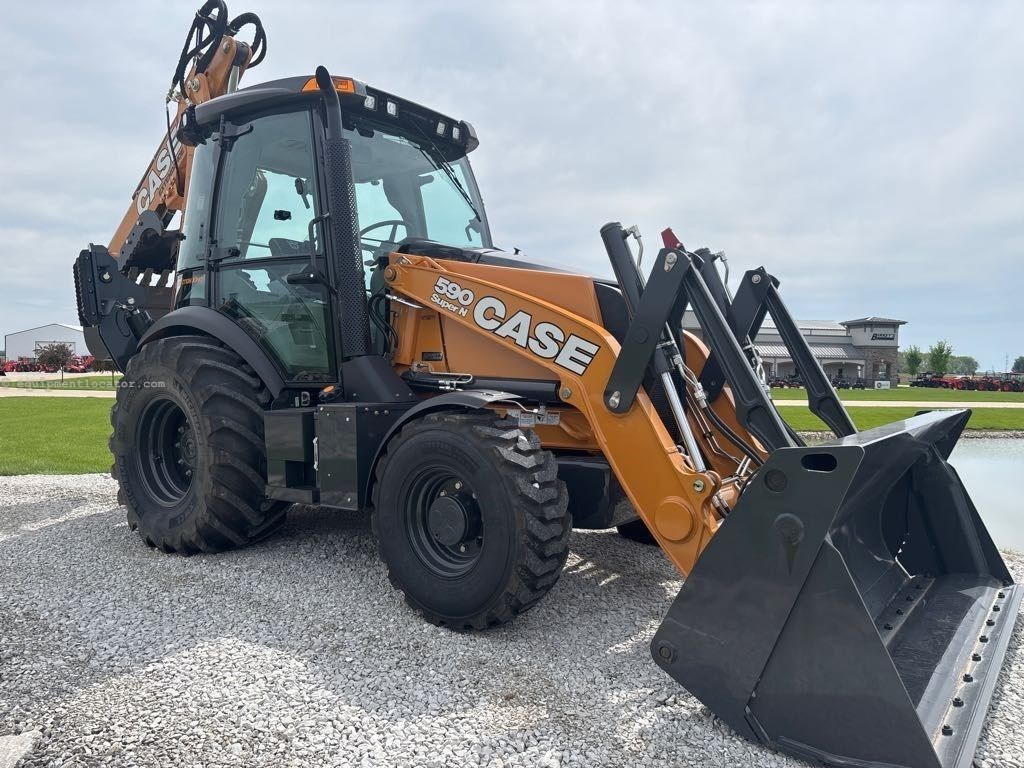 2025 Case 590SN Image 3
