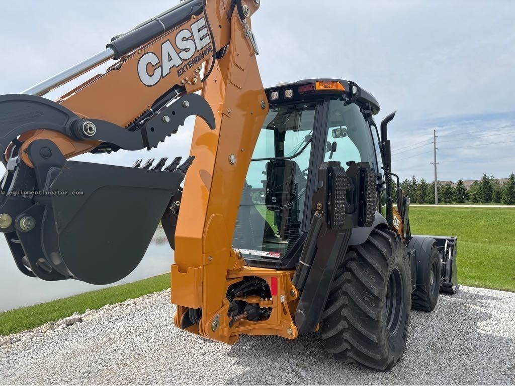 2025 Case 590SN Image 4