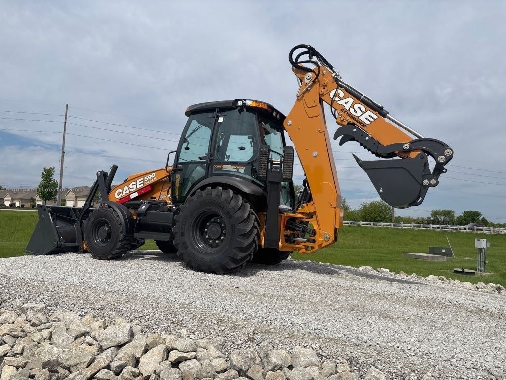 2025 Case 590SN Image 5