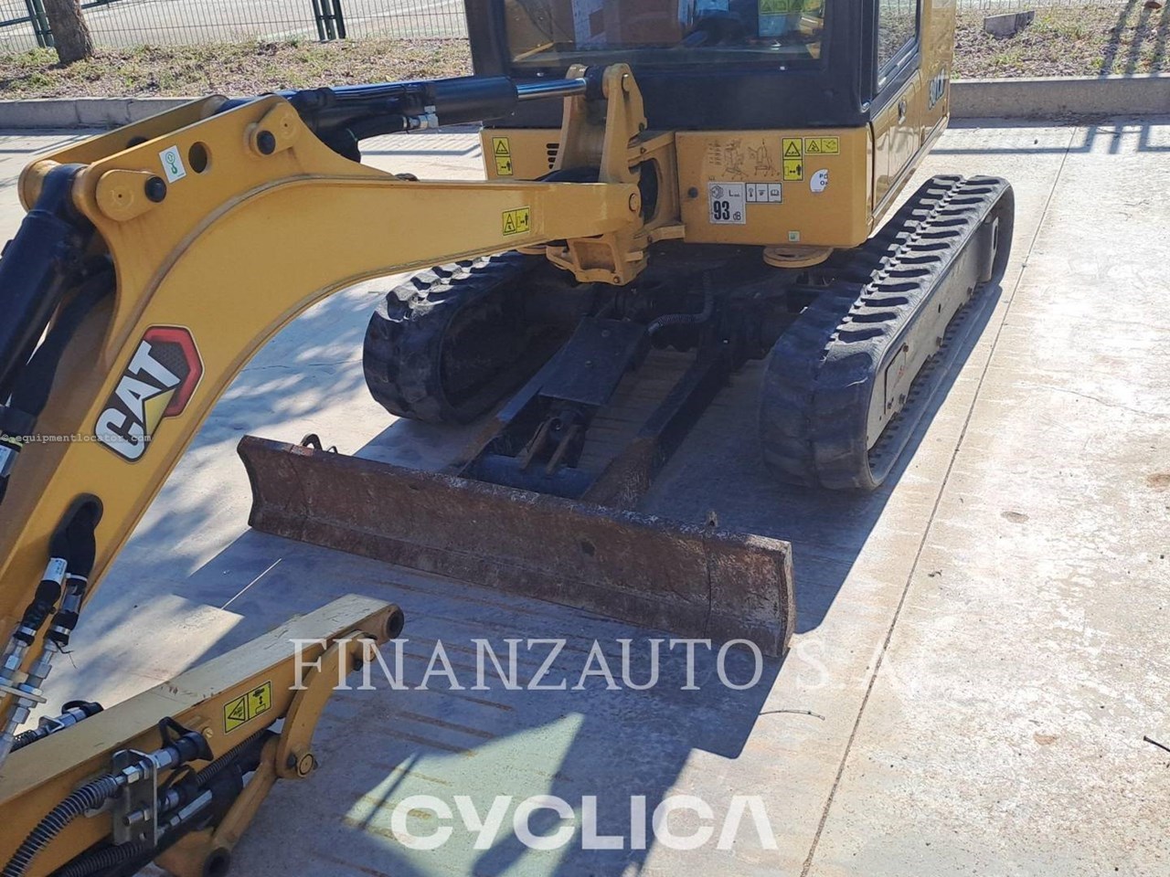 2021 Caterpillar 301.8 Image 10