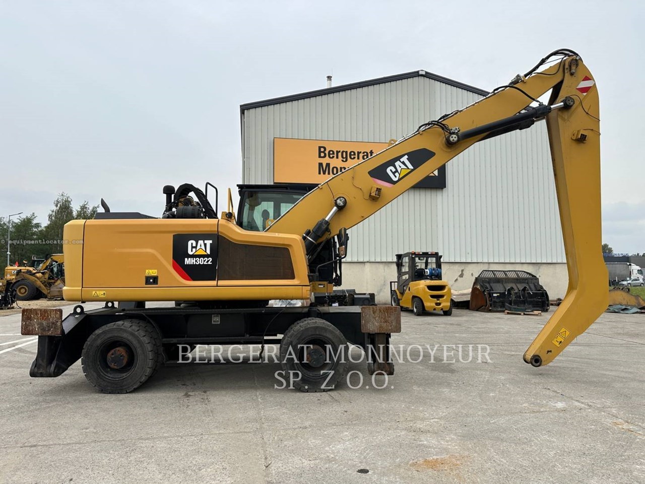2017 Caterpillar MH3022 Image 10