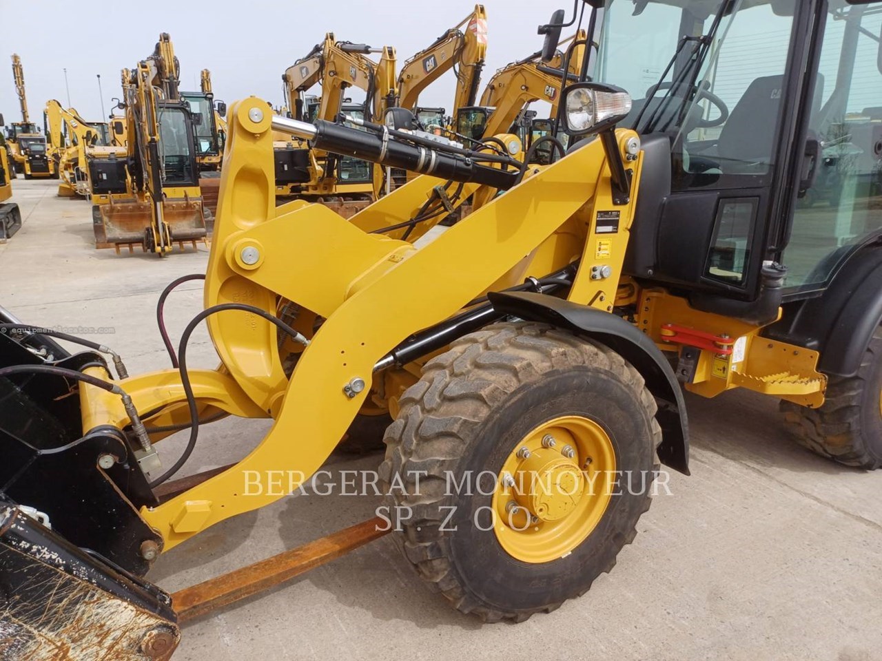 2022 Caterpillar 906 M Image 10