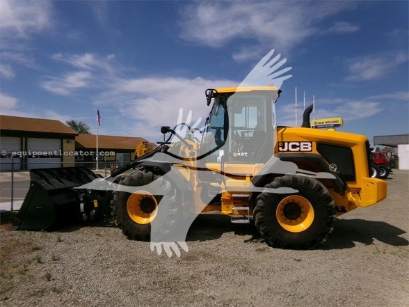 2023 JCB 437 AGRI Image 1
