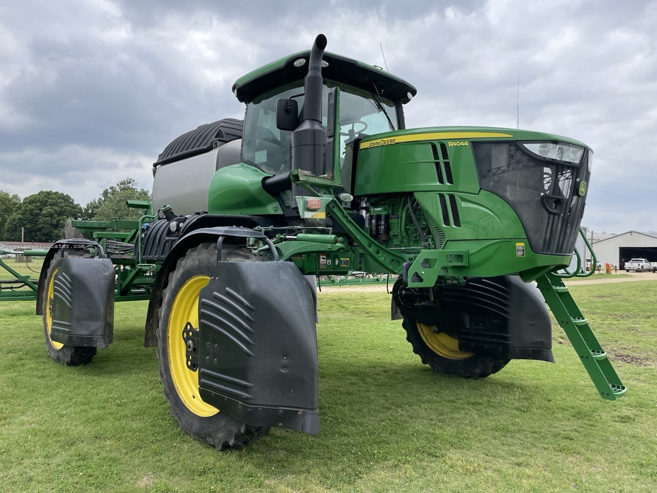 2021 John Deere R4044 Image 10