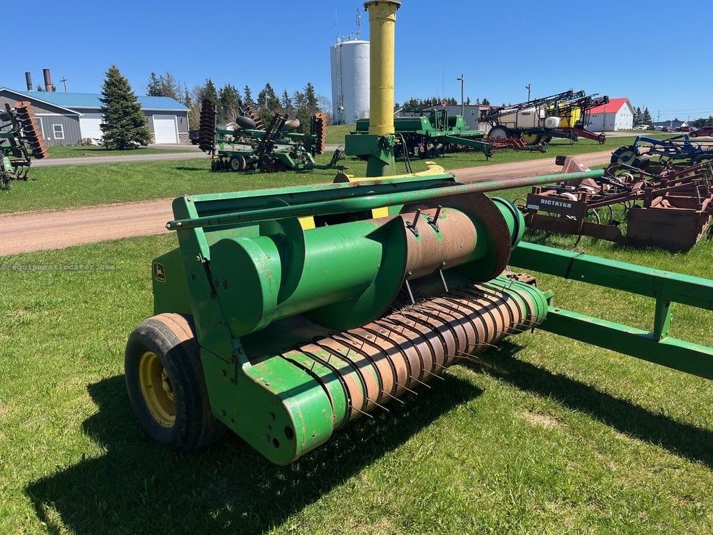 1982 John Deere 3940 Image 2