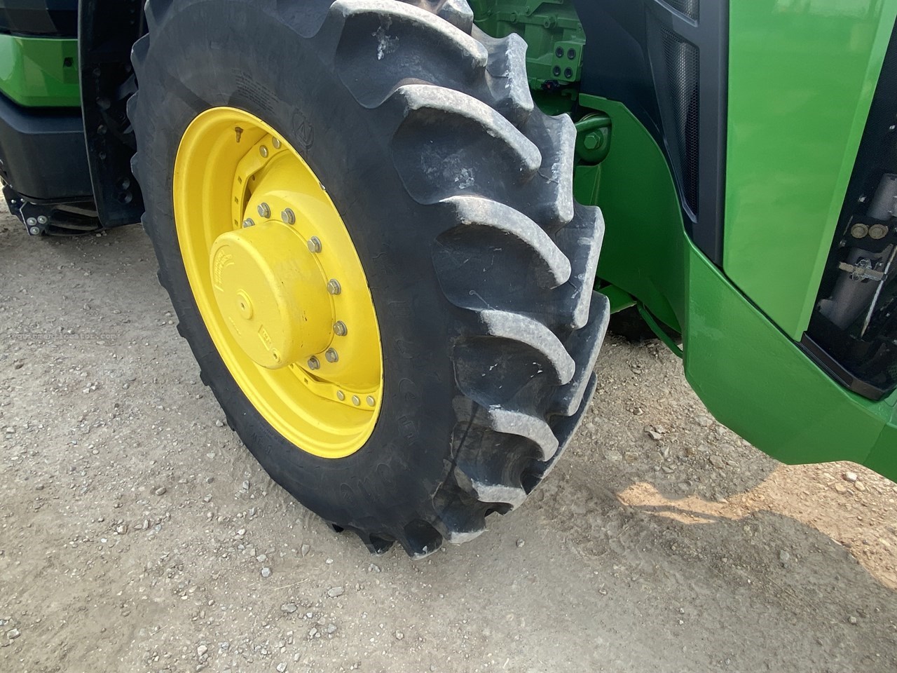 2024 John Deere 8R 250 Image 10