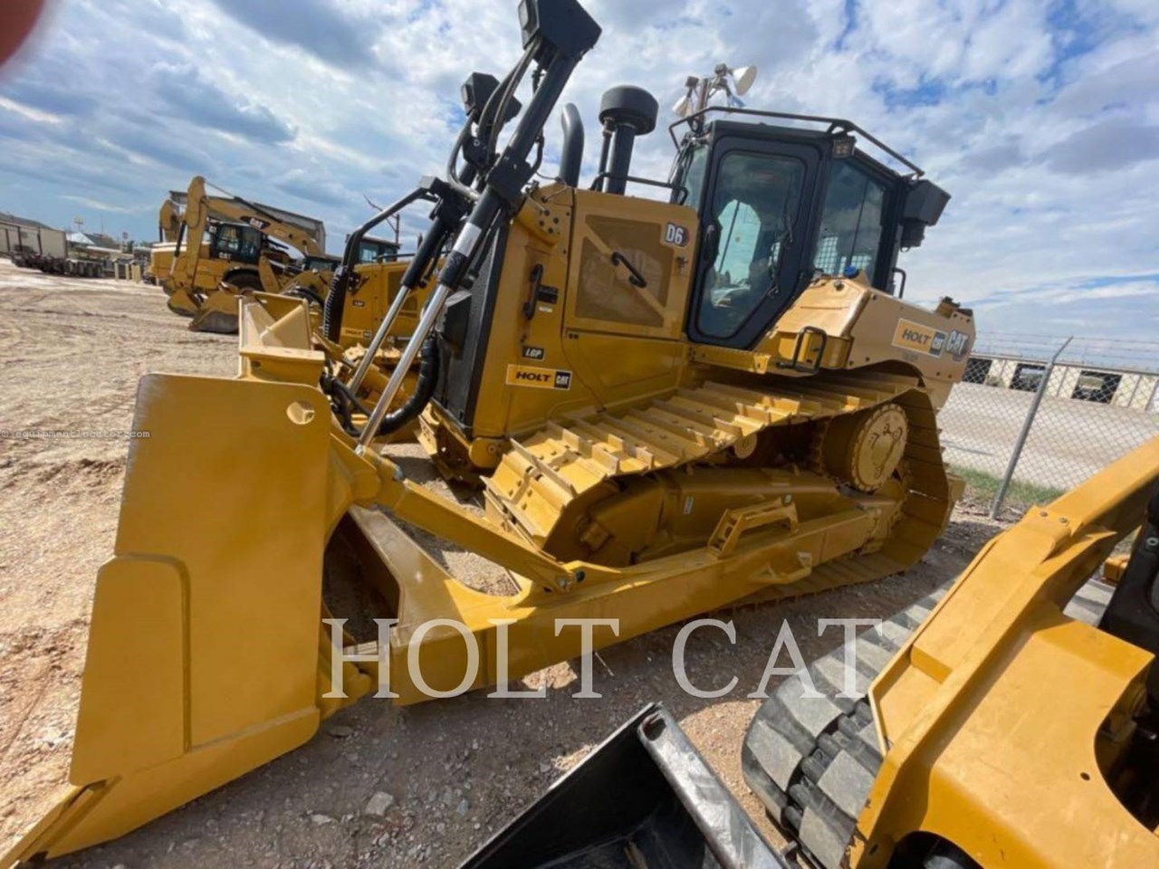 2023 Caterpillar D6 LGP Image 1