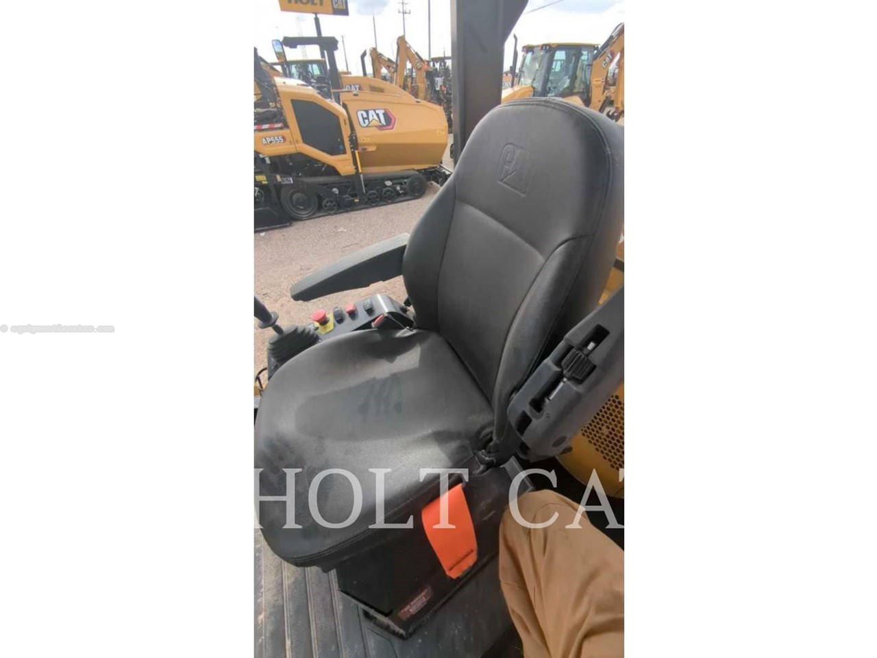 2023 Caterpillar CS11GC Image 10