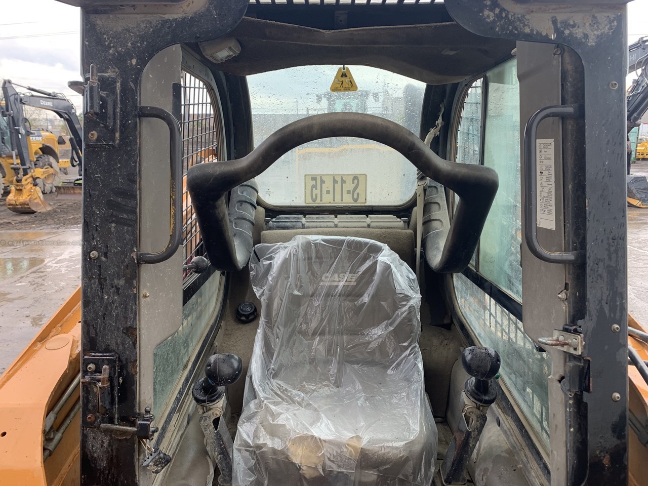 2011 Case SR200 Image 10