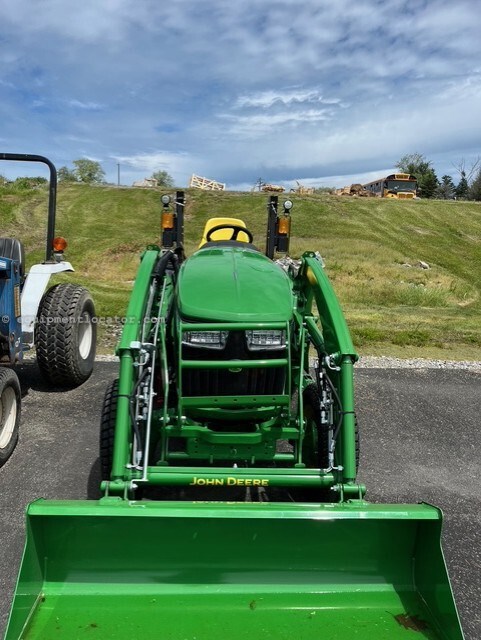 2024 John Deere 3039R Image 2