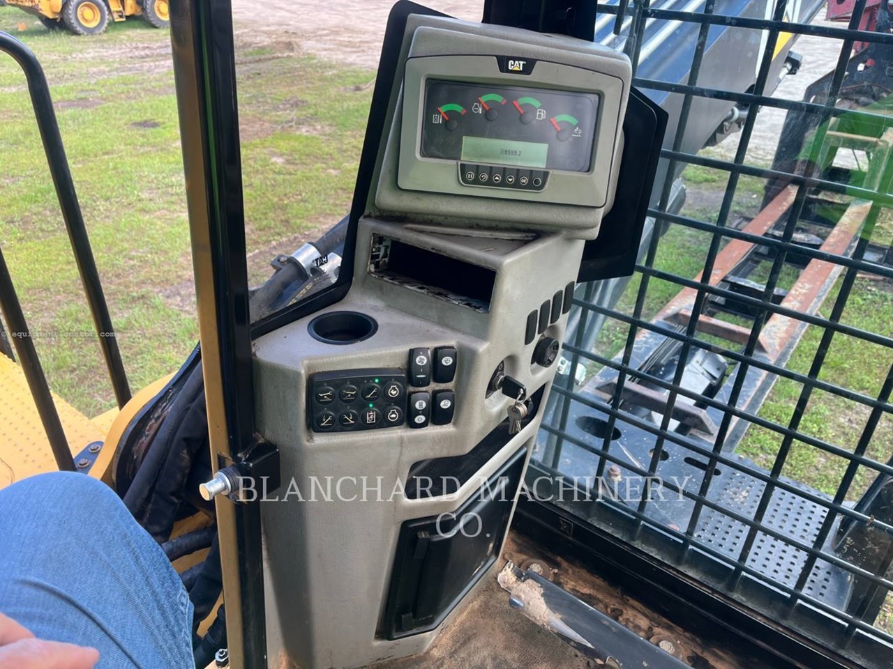 2019 Caterpillar 559D Image 11