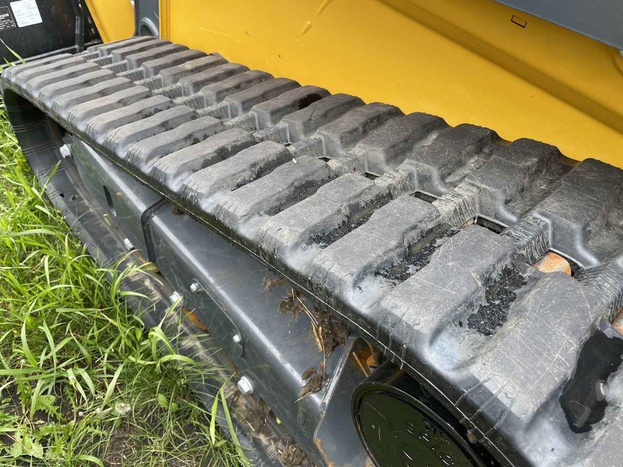 2024 John Deere 325G Image 10