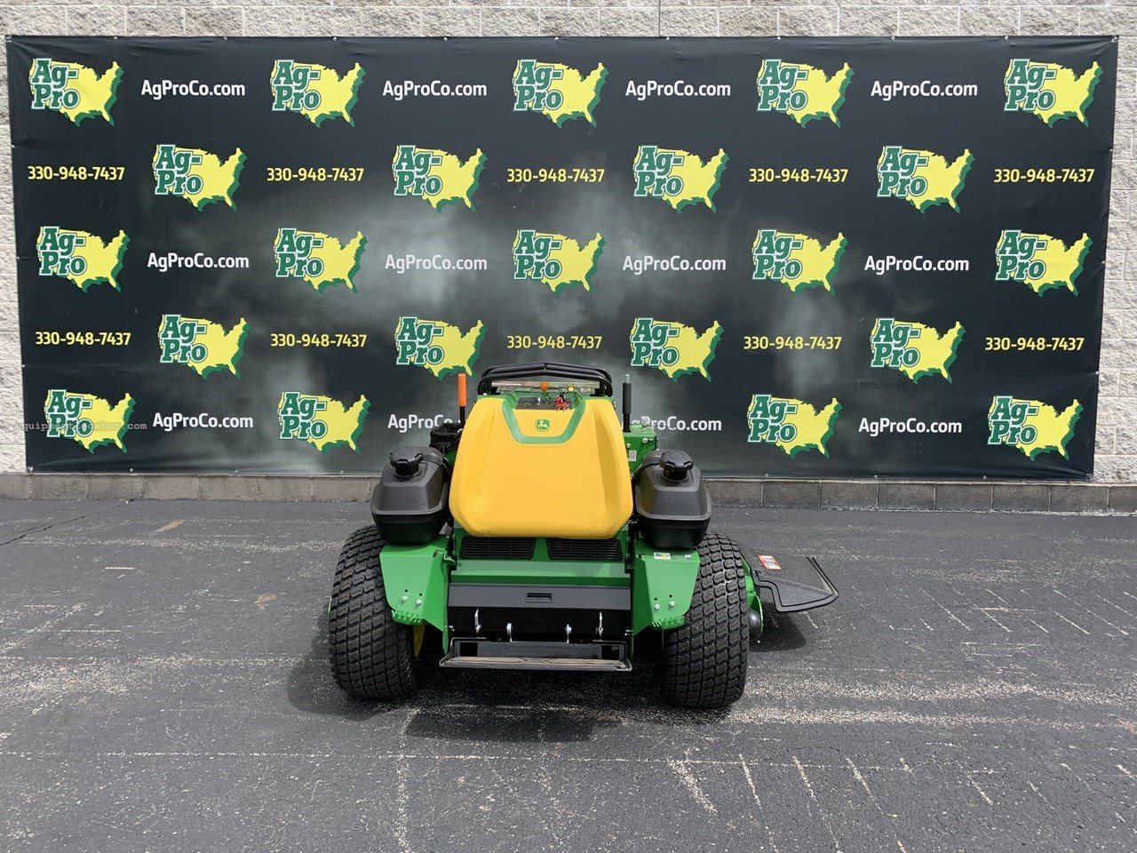 2025 John Deere Q865R 72" Image 4