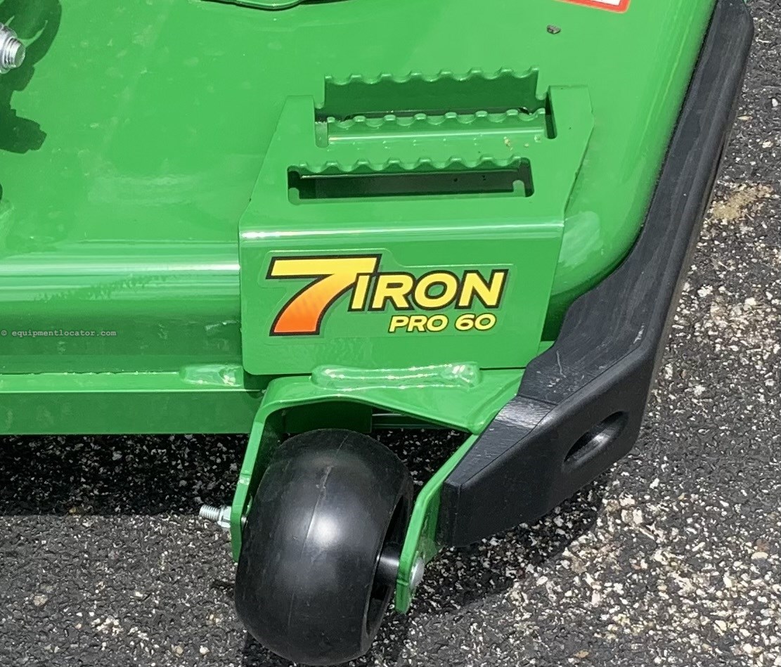 2025 John Deere Z965R EFI 60" Image 10